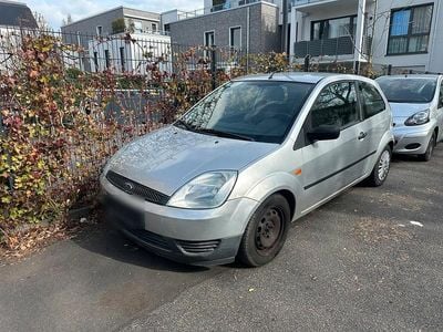 Usata Ford Fiesta 60 CV (44 kW) 2003 Argento Utilitaria