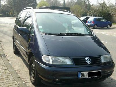 Gebraucht VW Sharan 116 PS (85 kW) 1998 Blau metallic Van / Kleinbus