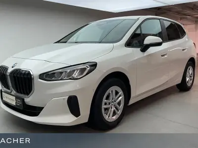 Gebraucht BMW 218 Active Tourer 136 PS (100 kW) 2023 Weiß Van / Kleinbus