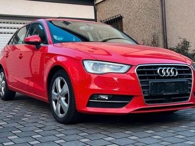 Gebraucht Audi A3 Ambiente 110 PS (80 kW) 2014 Rot Limousine