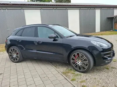 Gebraucht Porsche Macan Performance Package 441 PS (324 kW) 2016 Schwarz SUV