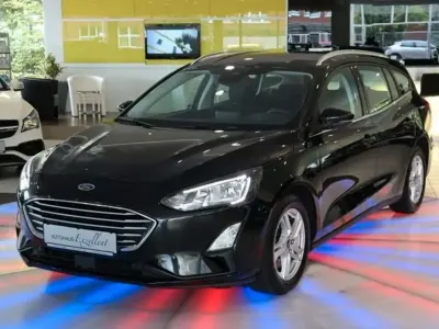 Używany Ford Focus Cool & Connect 120 KM (88 kW) 2020 Czarny Kombi