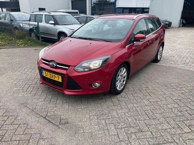 Usata Ford Focus Titanium 105 CV (77 kW) 2013 Rosso Station wagon