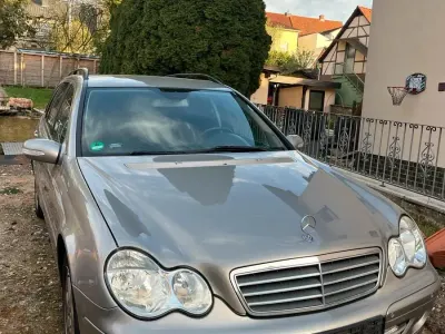 Gebraucht Mercedes C200 122 PS (89 kW) 2007 Grau Kombi