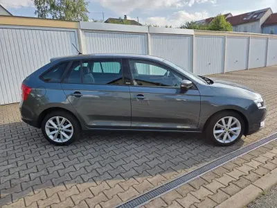 Gebraucht Skoda Rapid Joy 90 PS (66 kW) 2016 Grau Kleinwagen