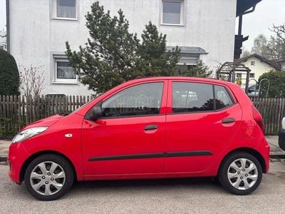 Gebraucht Hyundai i10 Edition 69 PS (50 kW) 2013 Rot Kleinwagen