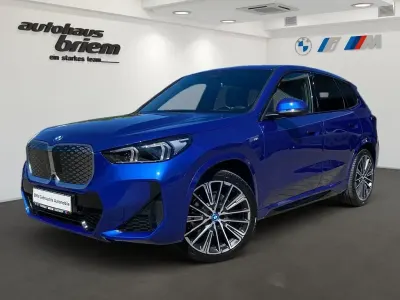 Gebraucht BMW iX1 M Sport 230 kW (313 PS) 2025 M portimao blau SUV