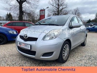 Gebraucht Toyota Yaris 99 PS (72 kW) 2012 Silber Kleinwagen