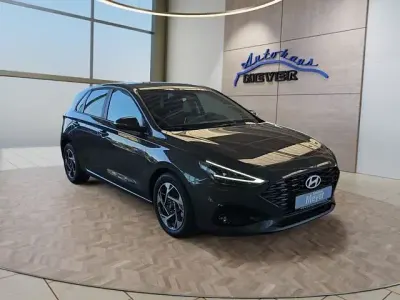 Neu Hyundai i30 150 PS (110 kW) 2026 Ecotronic gray Limousine