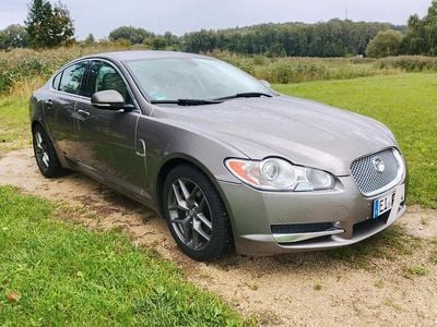 Grau Gebraucht 2010 Jaguar XF Luxury Limousine | 9.490 € (Fairer Preis)