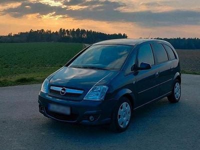 Begagnad Opel Meriva 90 HK (66 kW) 2006 Grå Minibuss