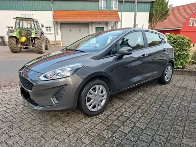 Gebraucht Ford Fiesta Cool & Connect 86 PS (63 kW) 2018 Grau Kleinwagen