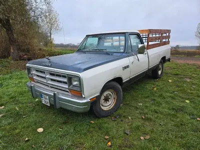 Używany Dodge Ram SE 250 KM (183 kW) 1986 Szary Pickup