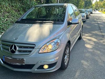 Mercedes B180