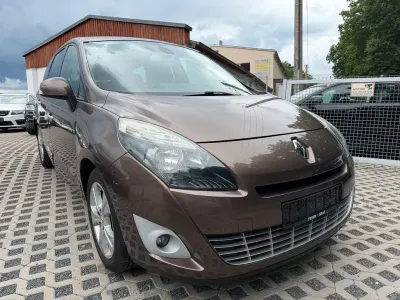Gebraucht Renault Grand Scénic III 131 PS (96 kW) 2009 Braun Van / Kleinbus