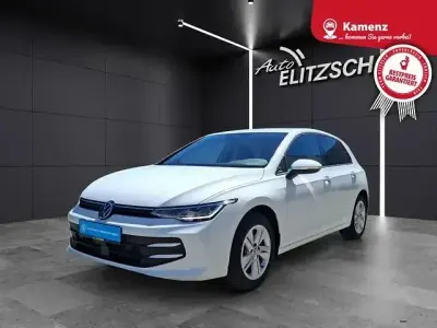 Gebraucht VW Golf VIII Life 150 PS (110 kW) 2025 Weiß Limousine