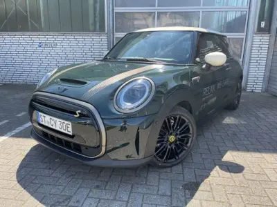 Gebraucht Mini Cooper Resolute Edition 135 kW (184 PS) 2022 Rebel green (metallic) Kleinwagen