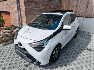 Gebraucht Toyota Aygo Team 72 PS (52 kW) 2022 Weiß Kleinwagen