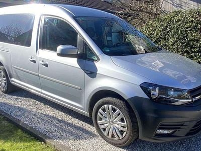 Gebraucht VW Caddy Maxi Highline 102 PS (75 kW) 2017 Silber Van / Kleinbus
