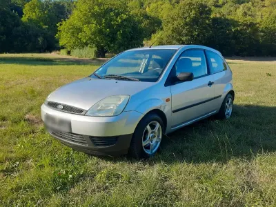 Gebraucht Ford Fiesta 60 PS (44 kW) 2004 Silber Kleinwagen