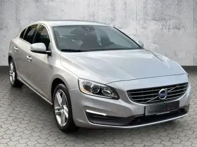 Occasion Volvo S60 Momentum 150 ch (110 kW) 2014 Argent Berline