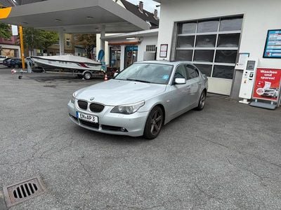 BMW 525