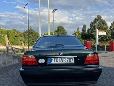 BMW 728