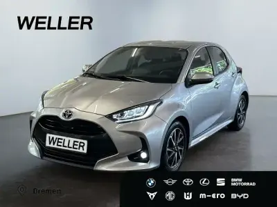 Gebraucht Toyota Yaris Hybrid Team 116 PS (85 kW) 2023 Silber Kleinwagen