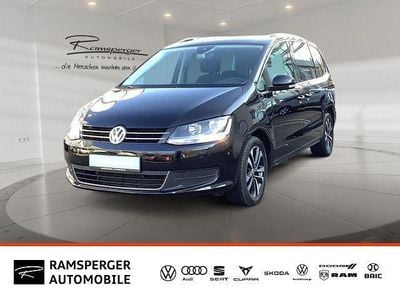 Schwarz (deep black perleffekt) Gebraucht 2019 VW Sharan IQ Drive Van / Kleinbus | 28.990 € (Fairer Preis)
