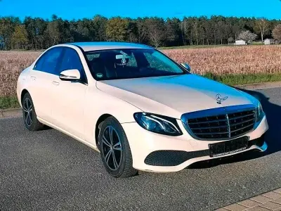 Gebraucht Mercedes E200 160 PS (117 kW) 2020 Beige Limousine