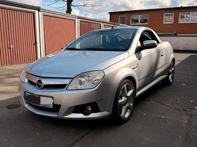 Gebraucht Opel Tigra 125 PS (91 kW) 2006 Silber Cabrio