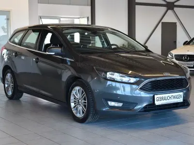 Gebraucht Ford Focus Cool & Connect 125 PS (91 kW) 2018 Grau Limousine