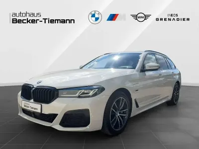Gebraucht BMW 530e M Sport 292 PS (214 kW) 2022 Alpinweiß uni Kombi
