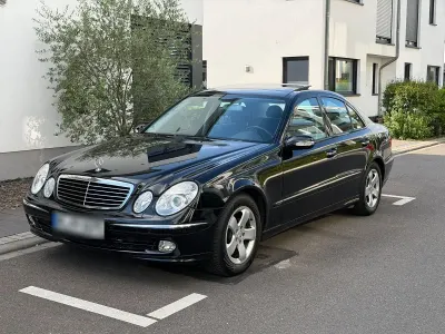 Gebraucht Mercedes E320 Avantgarde 224 PS (164 kW) 2003 Schwarz Limousine
