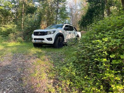 Second-hand Nissan Navara 190 CP (139 kW) 2019 Alb Pickup