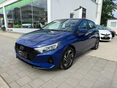 Gebraucht Hyundai i20 Trend 101 PS (74 kW) 2023 Blau Kleinwagen