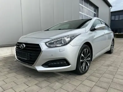 Gebraucht Hyundai i40 Premium 141 PS (103 kW) 2016 Silber Kombi