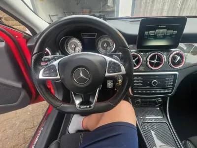 Gebraucht Mercedes GLA250 211 PS (155 kW) 2016 Rot SUV