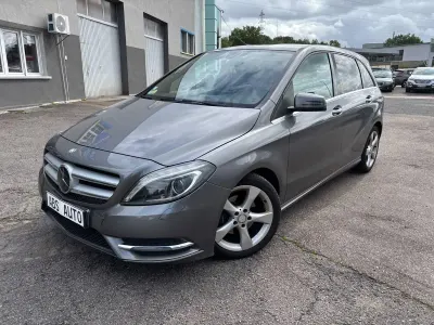 Usata Mercedes B200 136 CV (100 kW) 2014 Grigio Monovolume