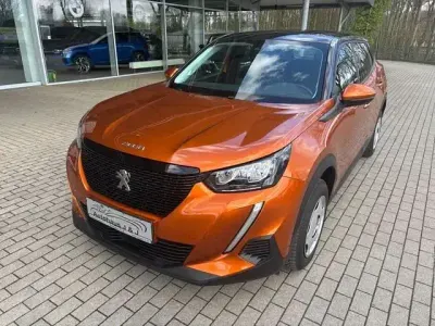 Gebraucht Peugeot 2008 Active 101 PS (74 kW) 2021 Orange SUV