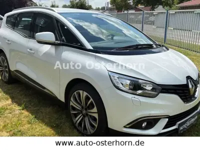 Gebraucht Renault Grand Scénic Business 120 PS (88 kW) 2021 Perlmuttweiß  perlefekt Van / Kleinbus
