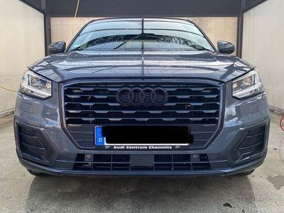 Grau Gebraucht 2017 Audi Q2 Design SUV | 17.900 € (Etwas zu teuer)