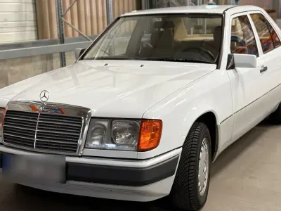 Gebraucht Mercedes E260 160 PS (117 kW) 1992 Weiß Limousine
