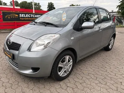 Gebraucht Toyota Yaris Cool 87 PS (63 kW) 2006 Silber Limousine