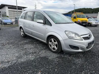Gebraucht Opel Zafira Innovation 125 PS (91 kW) 2009 Silber Van / Kleinbus