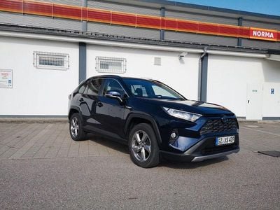 Second-hand Toyota RAV4 Hybrid Team 222 CP (163 kW) 2020 Albastru SUV
