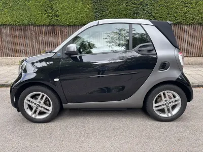 Gebraucht Smart ForTwo Electric Drive 60 kW (82 PS) 2023 Schwarz Cabrio