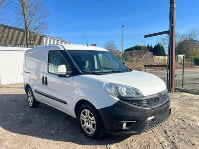 Gebraucht Fiat Doblò 90 PS (66 kW) 2016 Weiß Van / Kleinbus