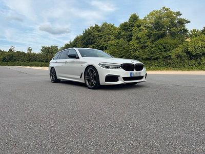 Gebraucht BMW 550 400 PS (294 kW) 2019 Weiß Kombi