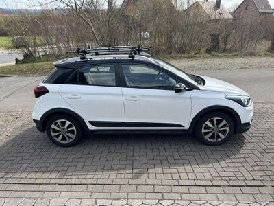 Gebraucht Hyundai i20 Active 101 PS (74 kW) 2019 Weiß Kleinwagen